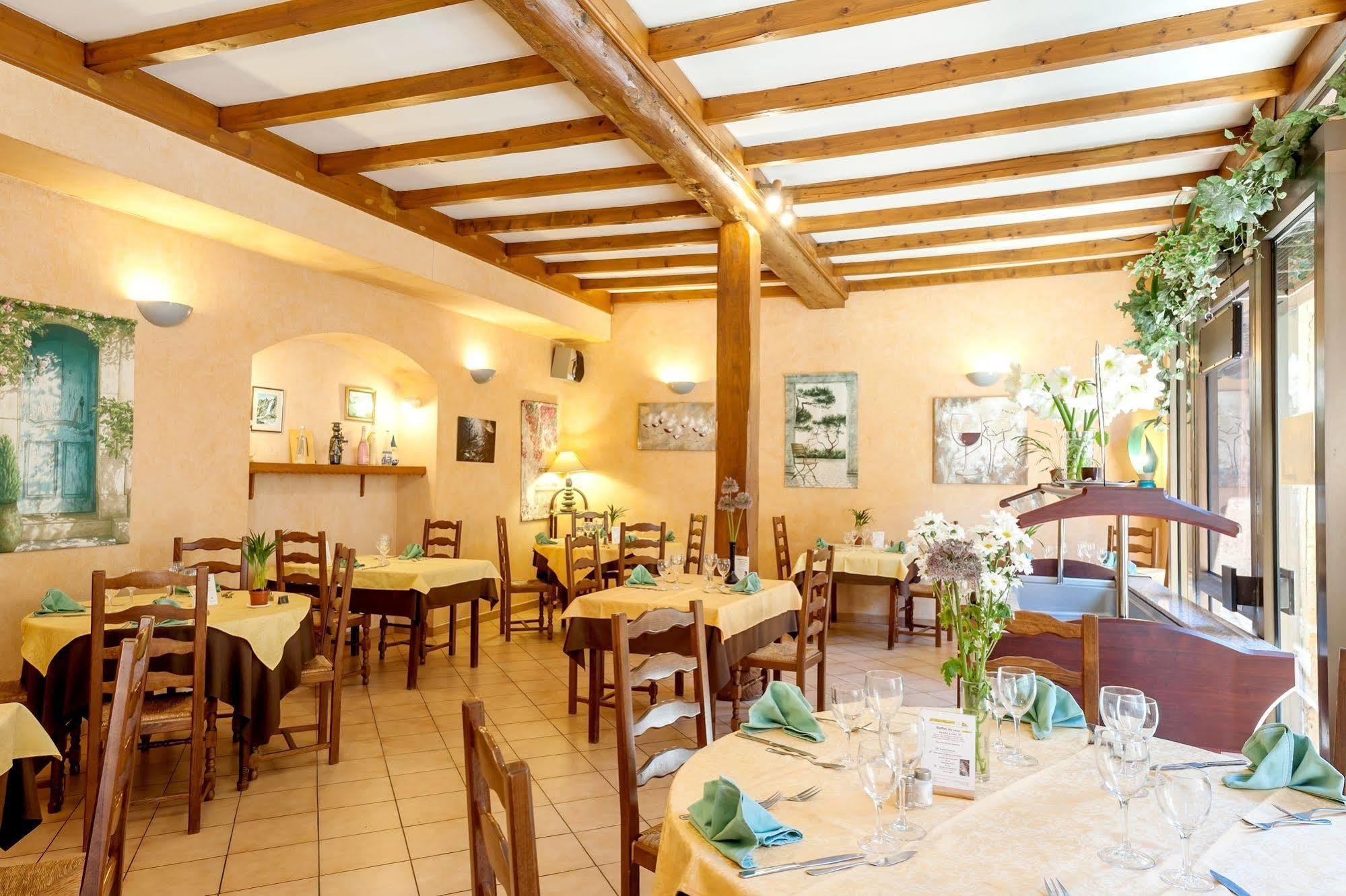 Hotel Restaurant Le Saint Clement Εξωτερικό φωτογραφία